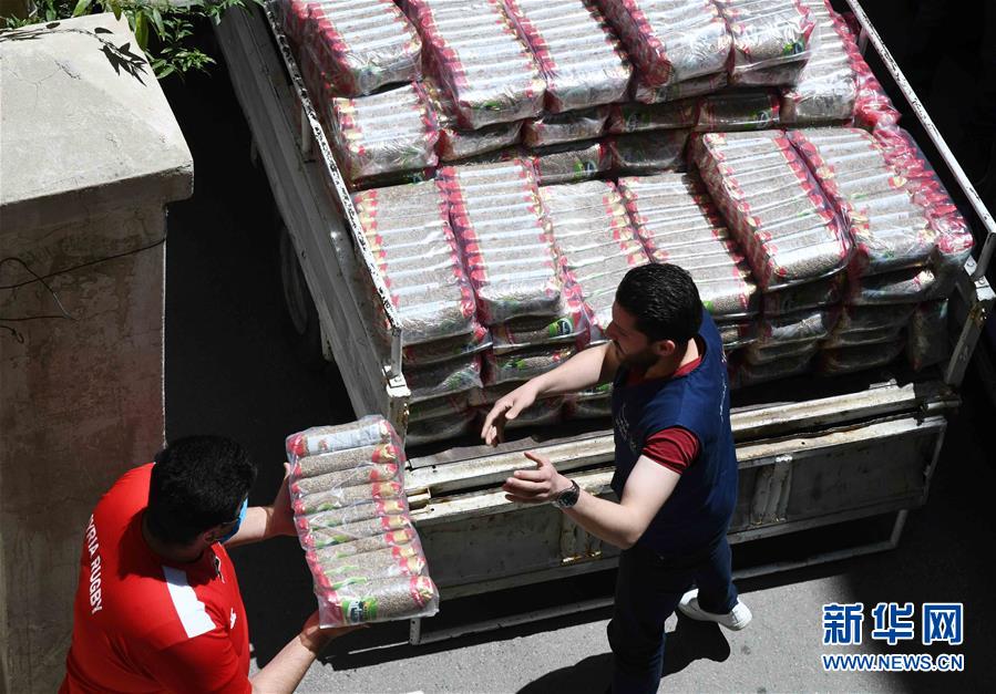 （國際疫情&middot;圖文互動(dòng)）（1）通訊：疫情中，那抹笑容最難忘&mdash;&mdash;記向困難家庭發(fā)放愛心包裹的敘利亞青年志愿者