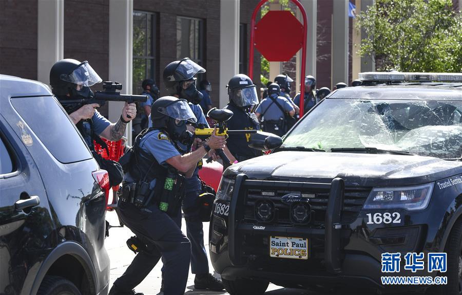（國際）（3）美國警察執(zhí)法動(dòng)作不當(dāng)致一名非裔男子死亡 引發(fā)大規(guī)?？棺h