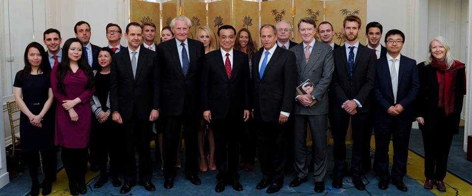 李克強(qiáng)會(huì)見48家集團(tuán)俱樂部主席佩里和&ldquo;青年破冰者&rdquo;代表