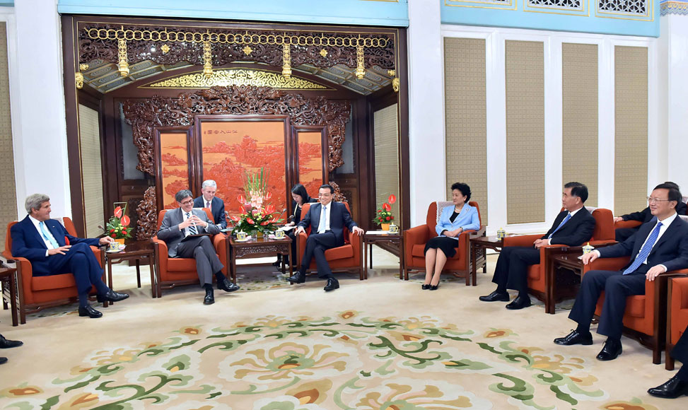 李克強(qiáng)會(huì)見(jiàn)美國(guó)國(guó)務(wù)卿克里和財(cái)長(zhǎng)雅各布&middot;盧