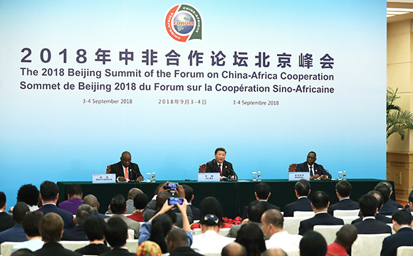 習近平同拉馬福薩、薩勒共同會見記者