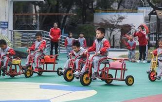 校園趣味運(yùn)動(dòng)&mdash;&mdash;&ldquo;秋冬運(yùn)糧忙&rdquo;