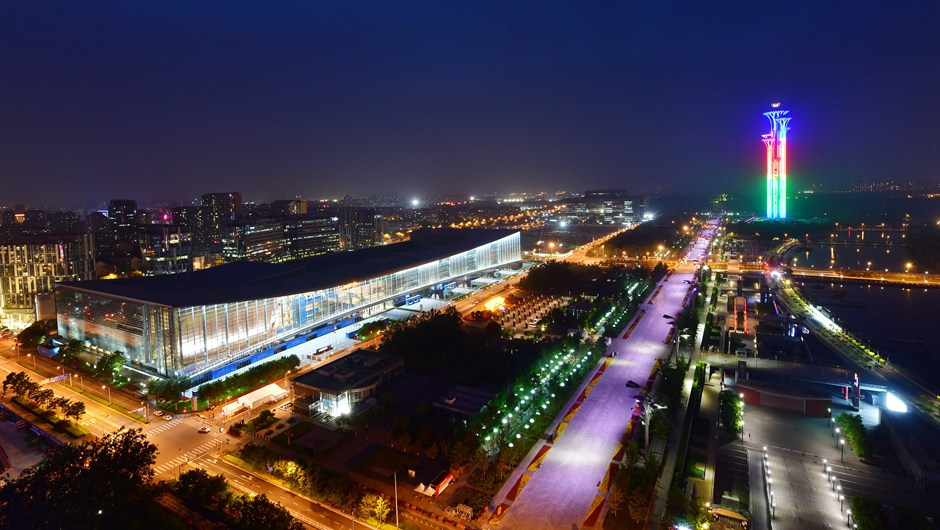 &ldquo;空間光影秀&rdquo;迎盛會(huì)