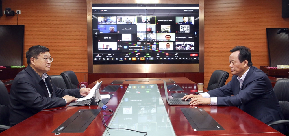 中國(guó)中西醫(yī)結(jié)合專(zhuān)家組同上合組織國(guó)家醫(yī)院新冠肺炎視頻診斷會(huì)議舉行