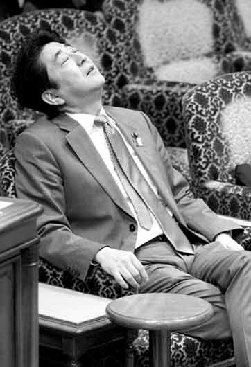 美國會(huì)報(bào)告:安倍能否正確對(duì)待歷史令人存疑