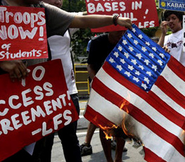 菲邀美駐軍:請(qǐng)狐貍給雞看門？