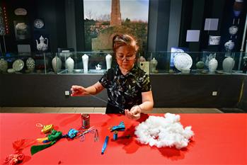 蘆愛(ài)玲：匠心傳藝的&ldquo;香包奶奶&rdquo;